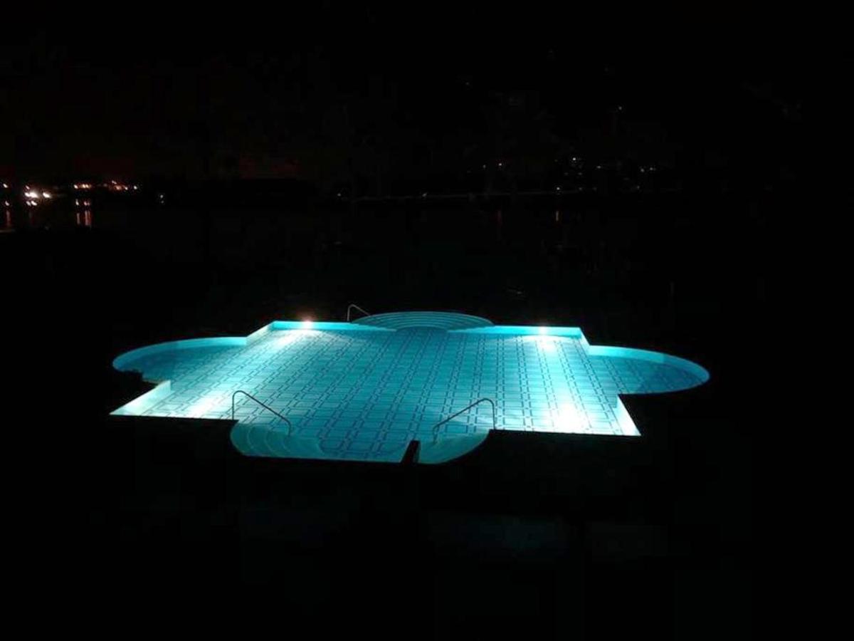 Charming Apartment In Estombar With Private Pool. Ngoại thất bức ảnh